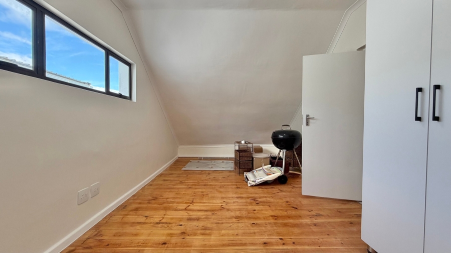 5 Bedroom Property for Sale in Strand Central Western Cape